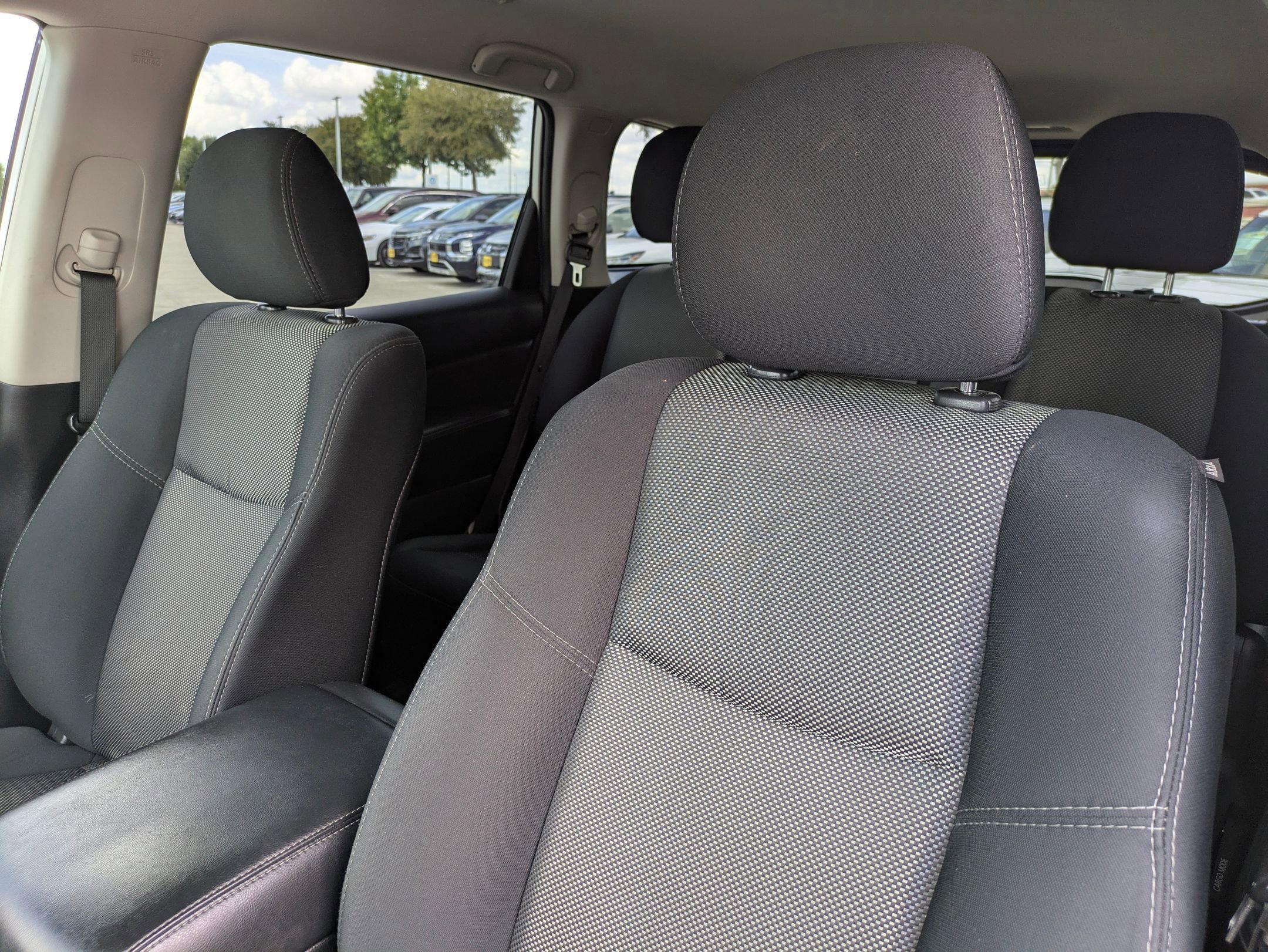 Used 2020 Nissan Pathfinder SV image 8