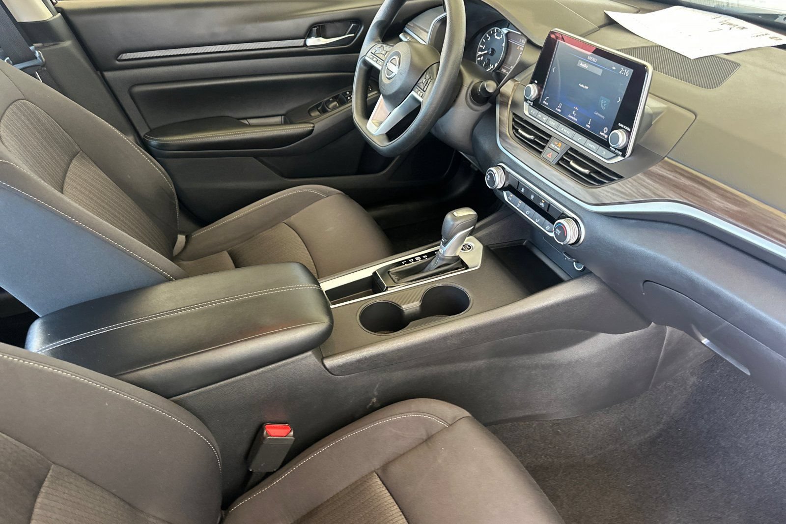 Used 2025 Nissan Altima 2.5 SV FWD image 16