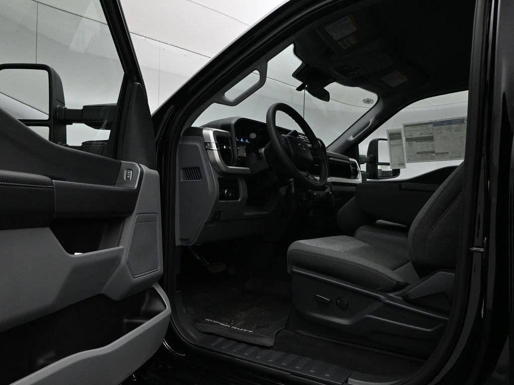 Certified 2024 Ford F250 XLT w/ FX4 Off-Road Package image 9