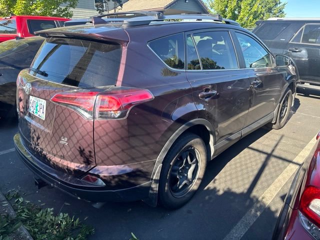 Used 2017 Toyota RAV4 LE AWD/4WD image 2
