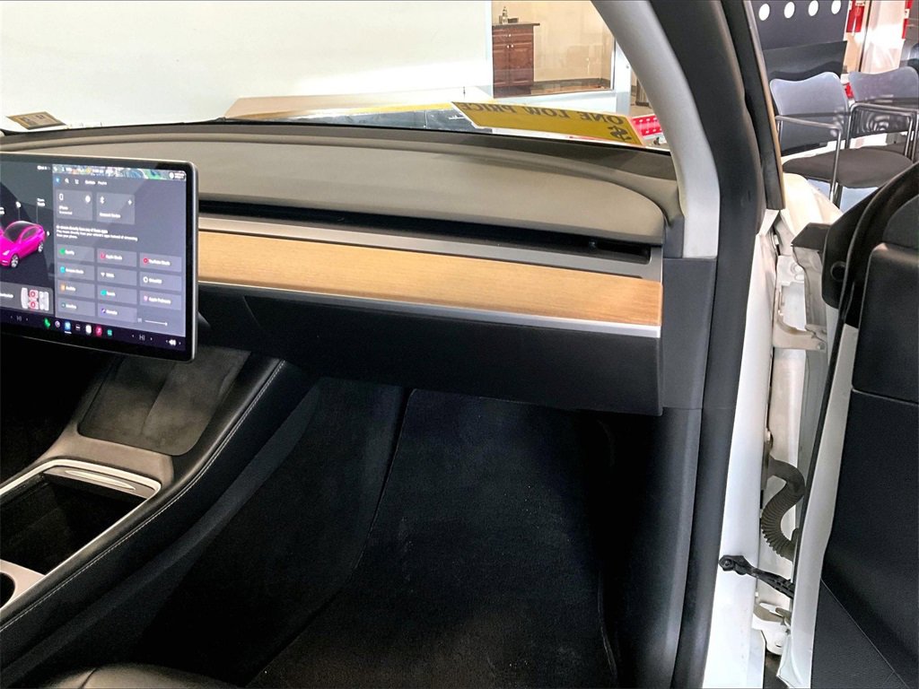 Used 2022 Tesla Model Y Performance image 13