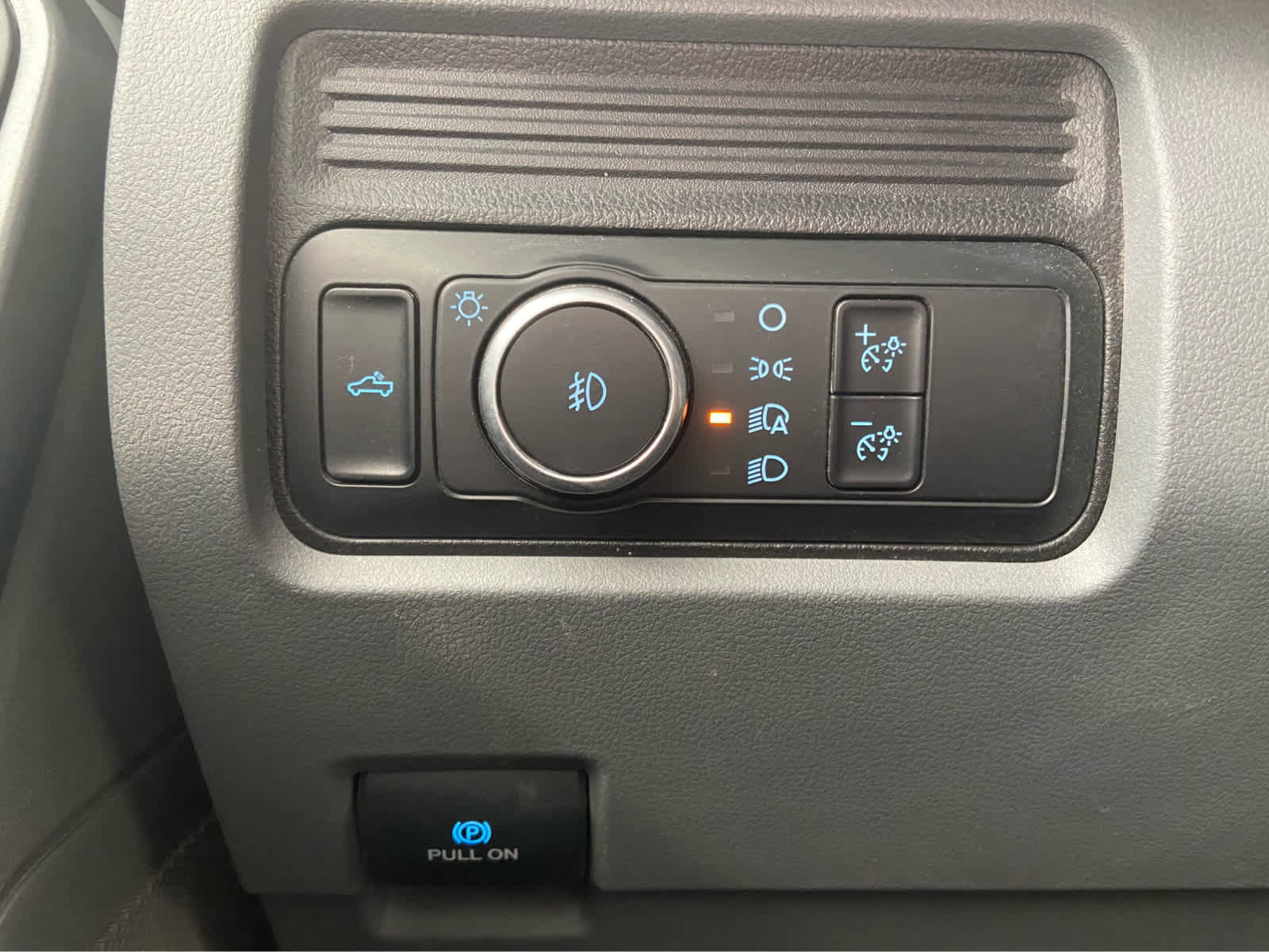 Used 2024 Ford F350 XLT image 37