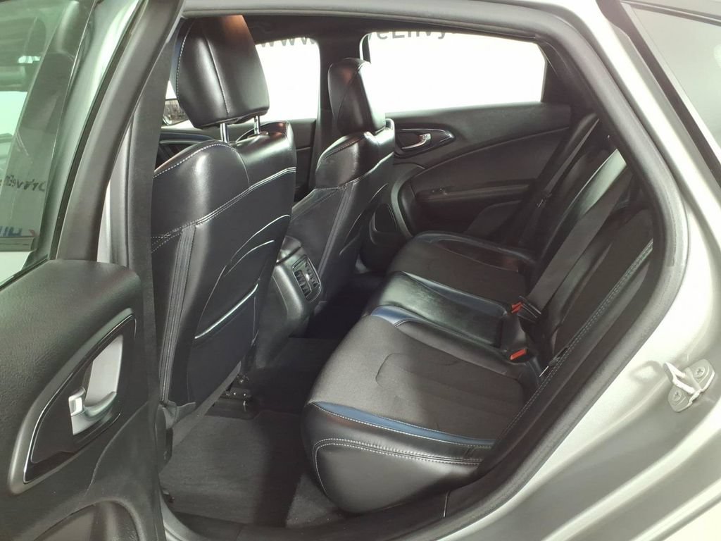 Used 2015 Chrysler 200 S w/ Comfort Group FWD image 9