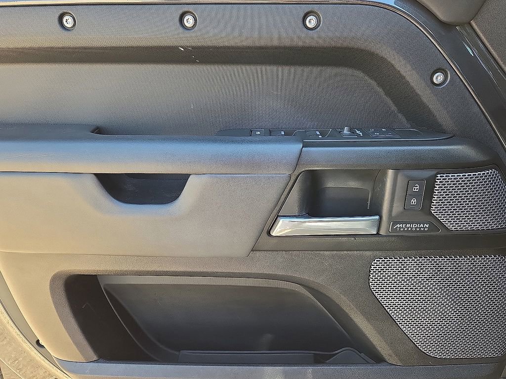 Used 2023 Land Rover Defender 110 V8 AWD/4WD image 22