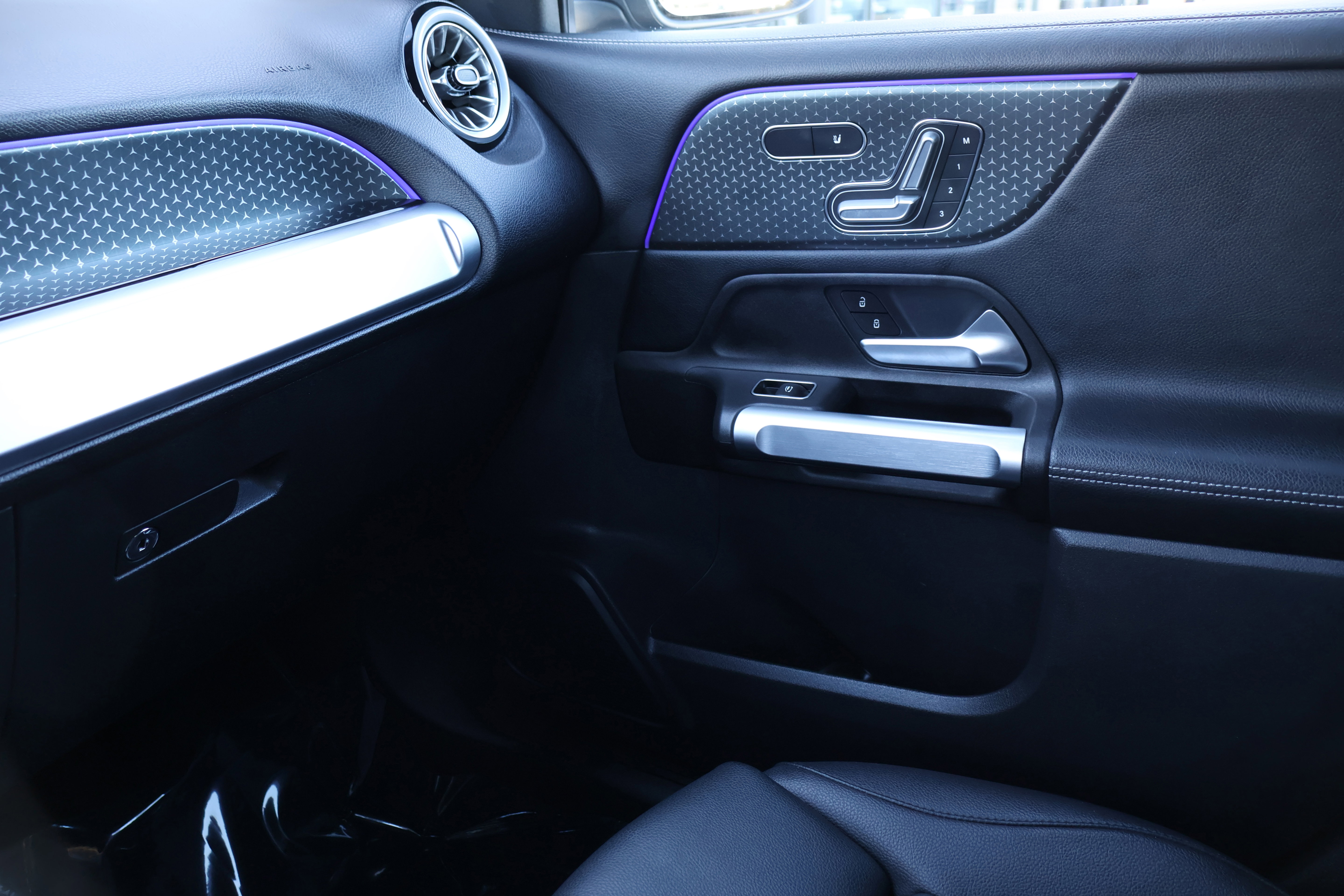 Certified 2024 Mercedes-Benz GLB 250 image 41