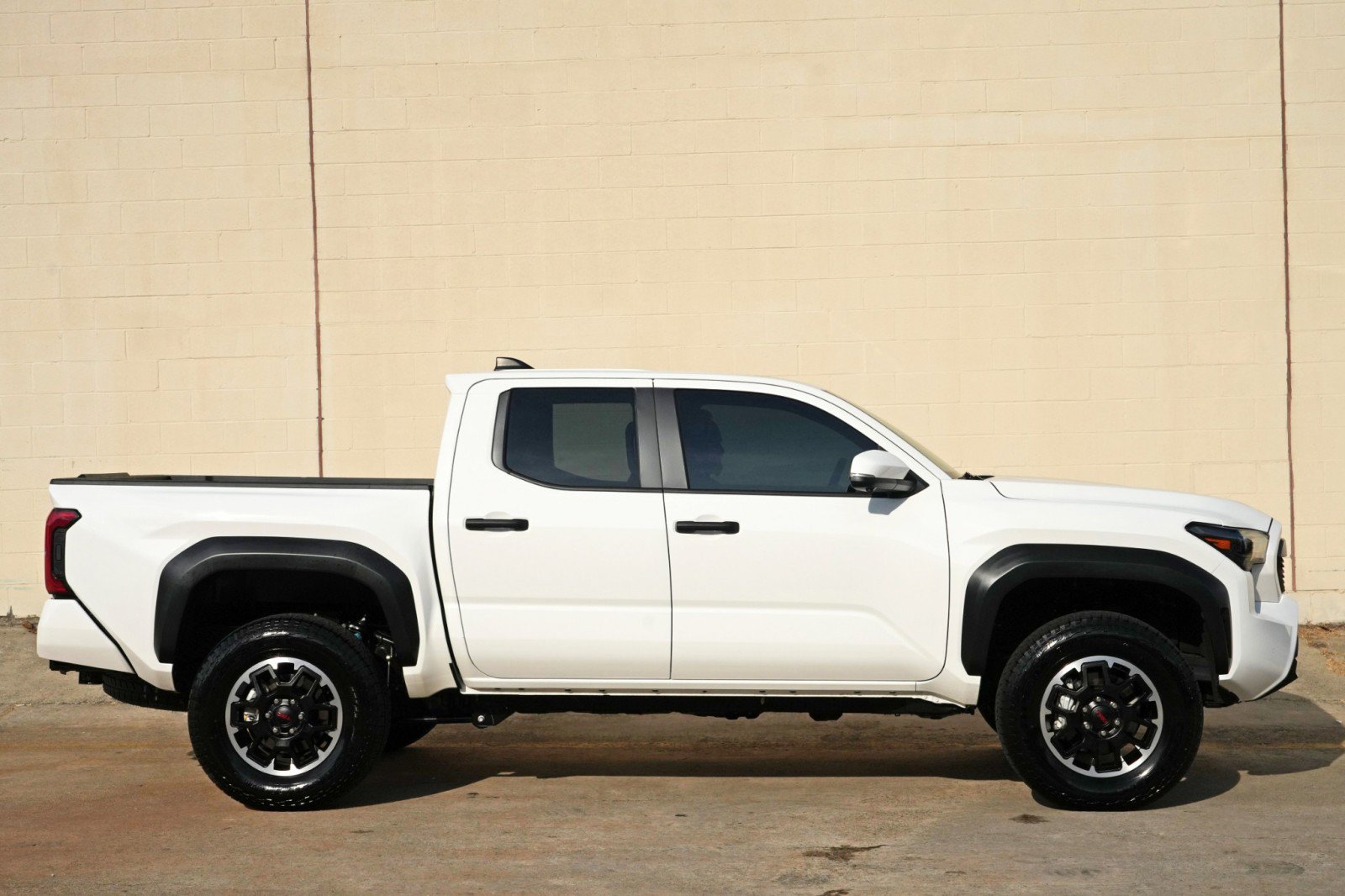 Used 2025 Toyota Tacoma TRD Off-Road w/ TRD Off Road Premium Package AWD/4WD image 54
