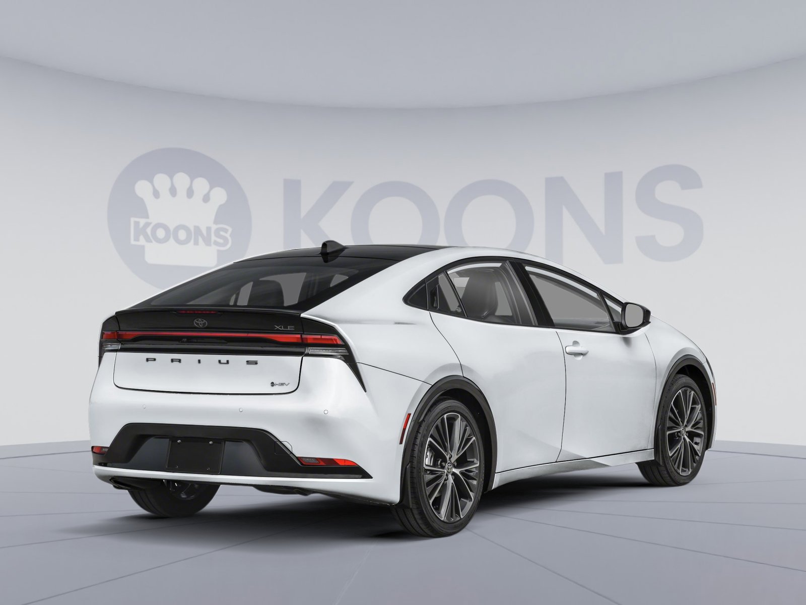 Used 2023 Toyota Prius XLE image 2