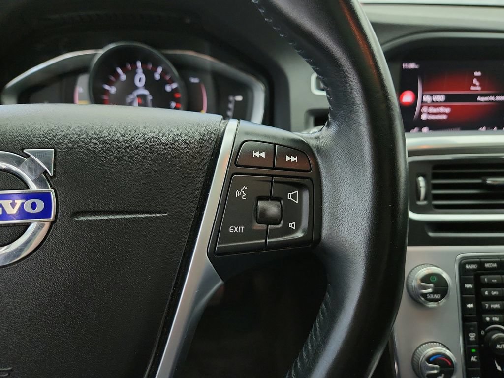 Used 2018 Volvo V60 T5 Cross Country AWD/4WD image 22