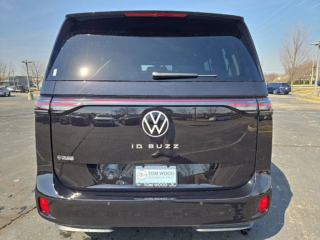 New 2025 Volkswagen ID. Buzz 1st Edition RWD image 12