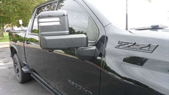 Used 2024 Chevrolet Silverado 2500 LTZ w/ LTZ Plus Package AWD/4WD image 4