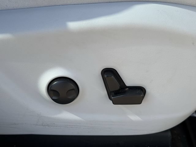 Used 2022 Jeep Cherokee Limited AWD/4WD image 32