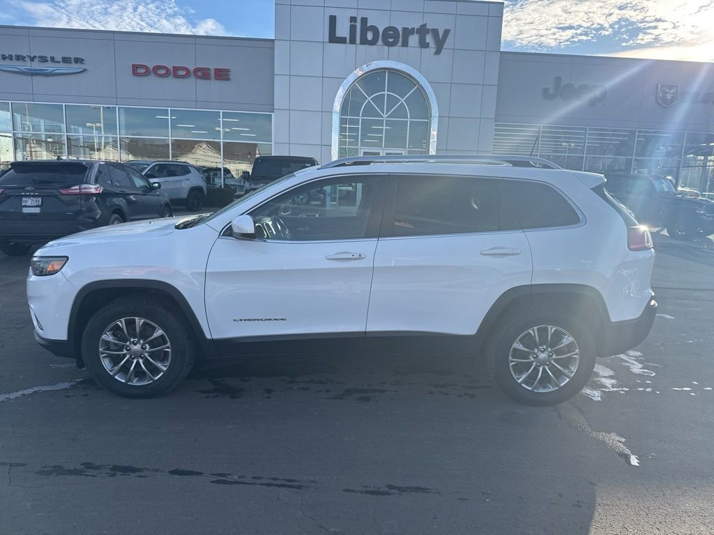 Used 2020 Jeep Cherokee Latitude Plus w/ Comfort/Convenience Group image 3