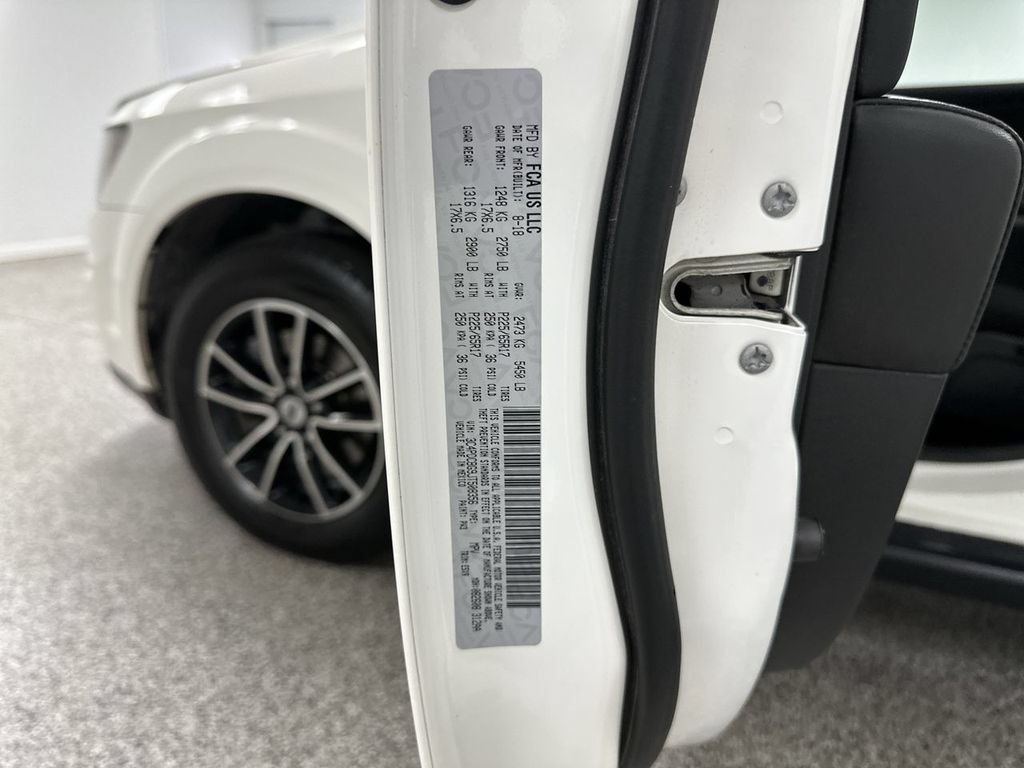 Used 2018 Dodge Journey SXT w/ Connectivity Group FWD image 14