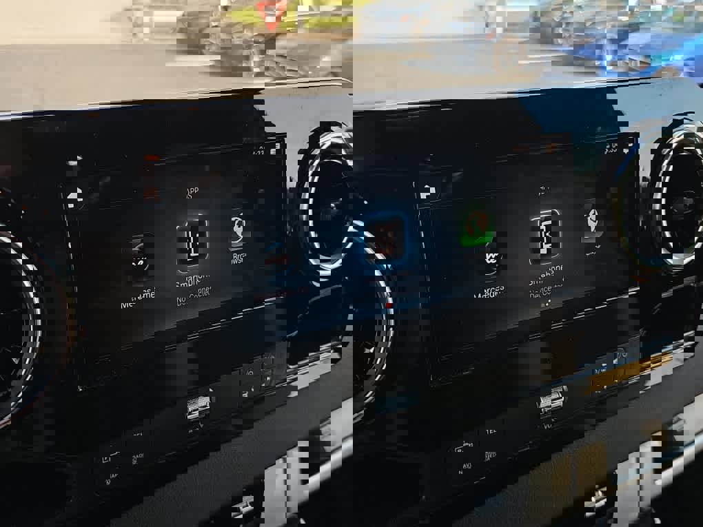 Used 2023 Mercedes-Benz Sprinter 2500 image 32