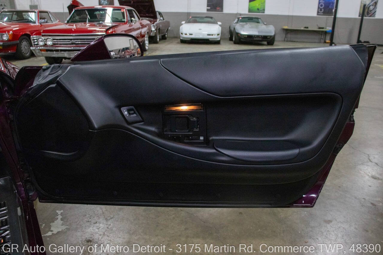 Used 1995 Chevrolet Corvette Coupe RWD image 35