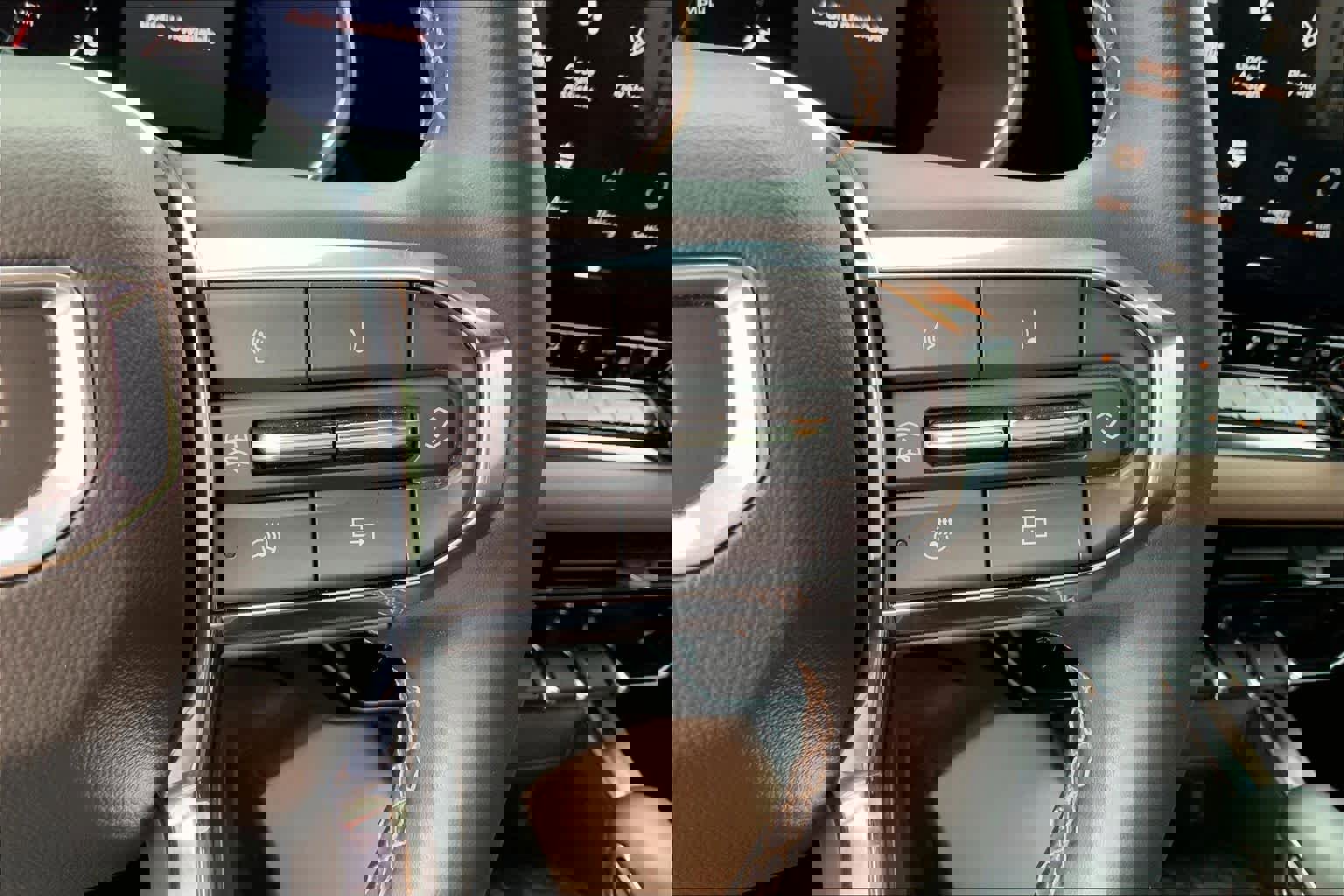 Used 2023 GMC Canyon Denali image 24