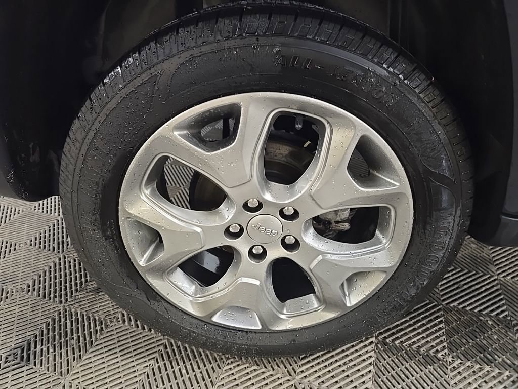 Used 2022 Jeep Compass Limited image 12