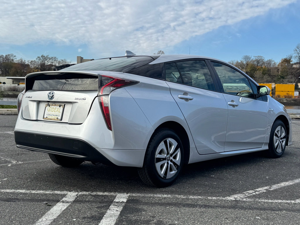 Used 2016 Toyota Prius image 6