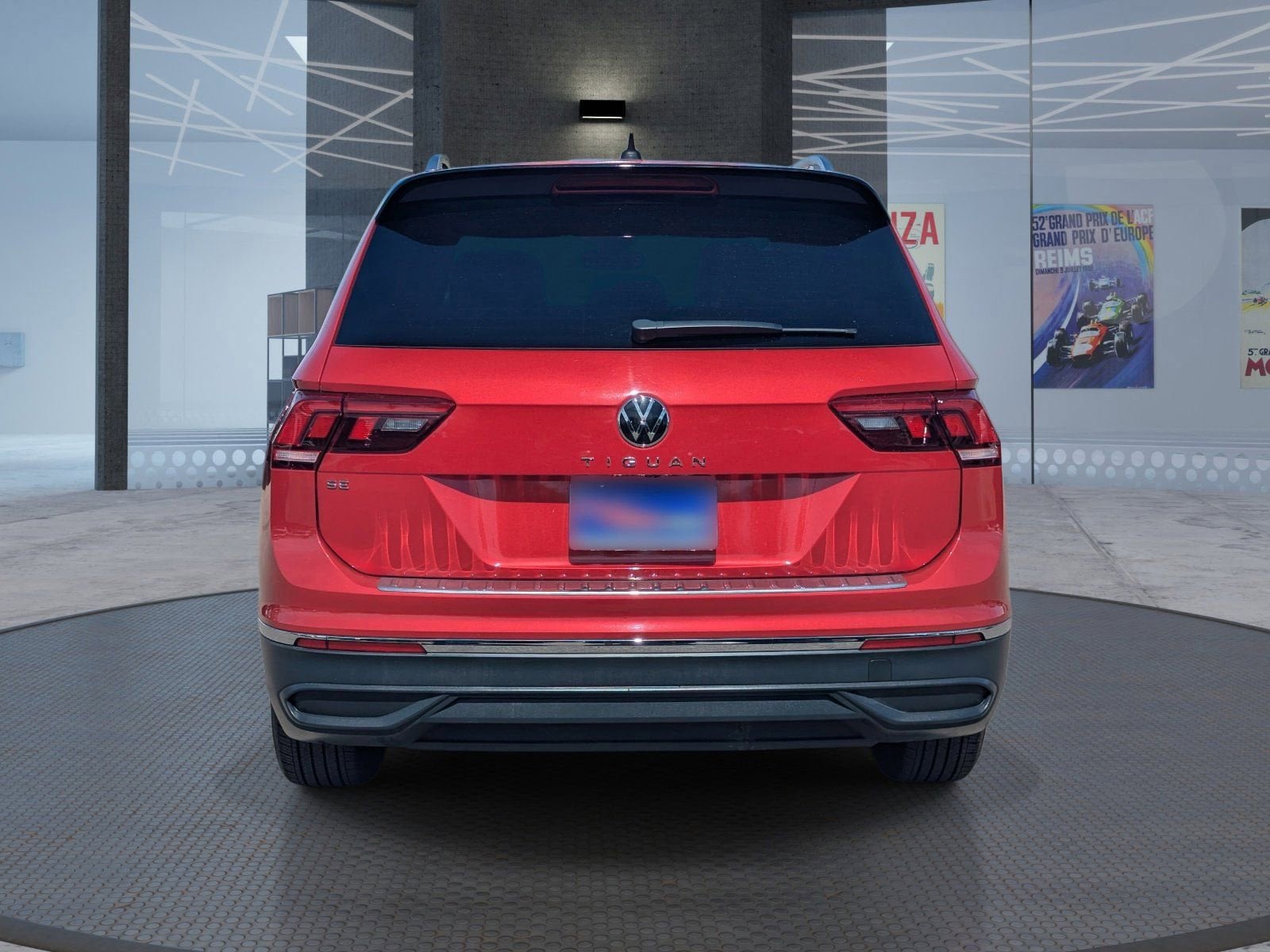 Used 2024 Volkswagen Tiguan SE FWD image 5