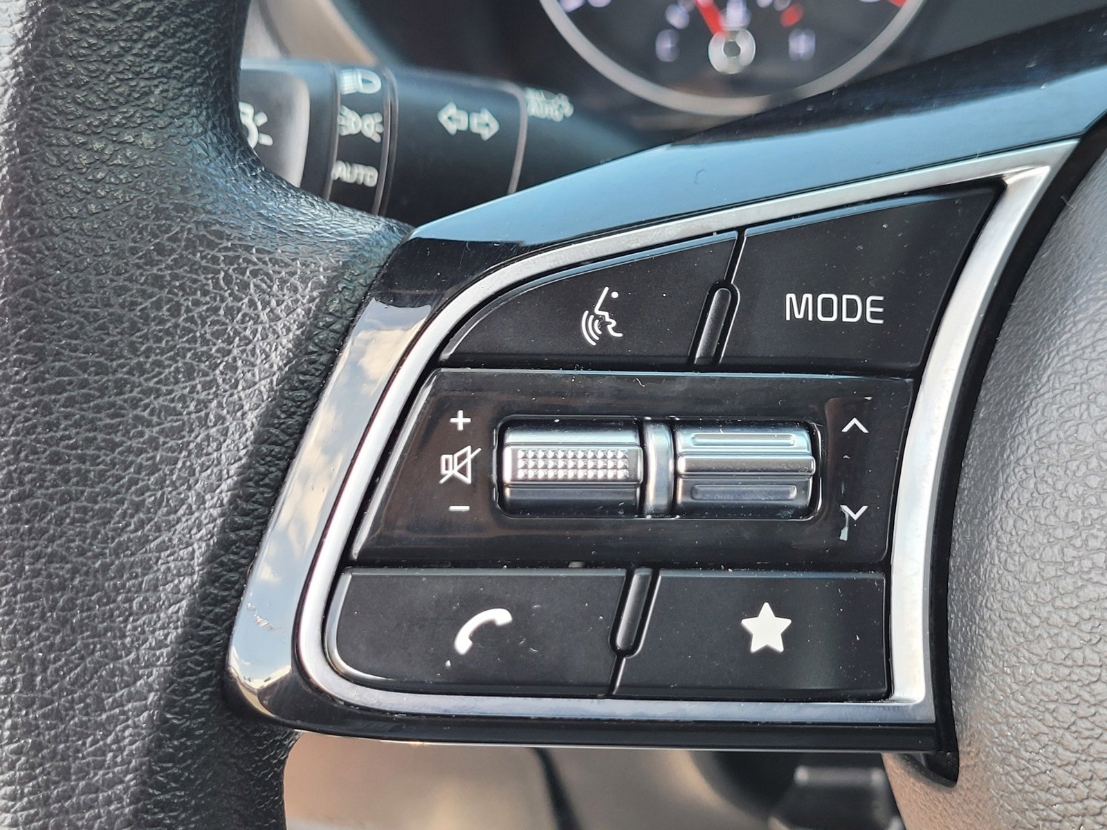 Used 2023 Kia Forte LXS image 24