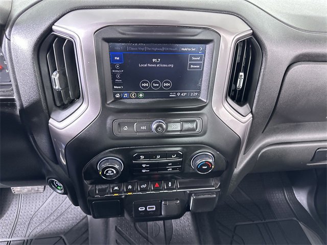 Used 2023 Chevrolet Silverado 1500 Custom image 13