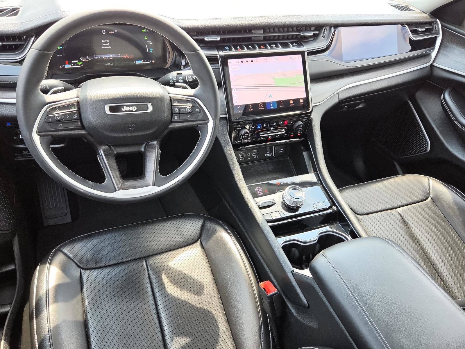 Used 2023 Jeep Grand Cherokee 4WD 4xe w/ Luxury Tech Group II image 18