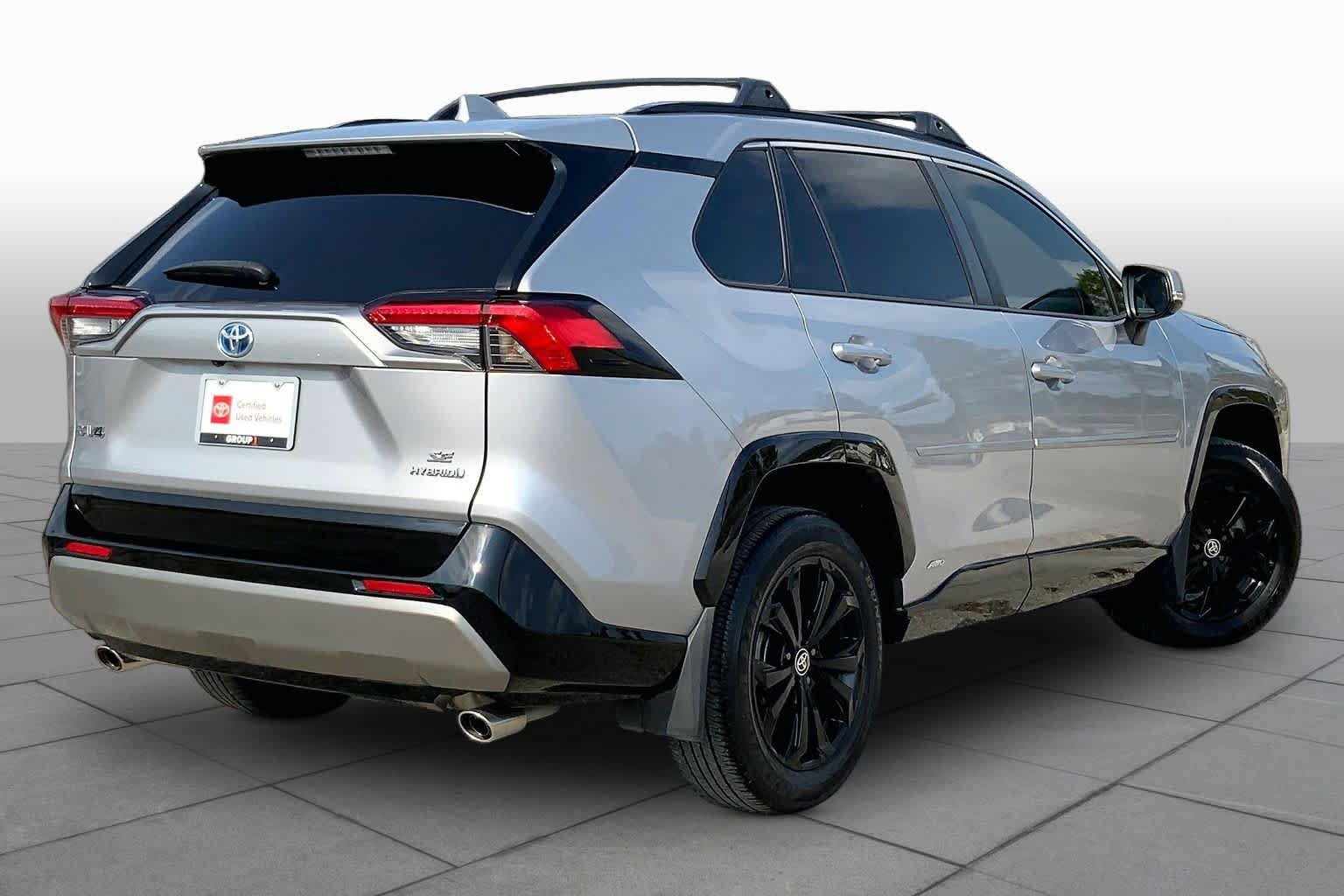 Used 2023 Toyota RAV4 SE w/ Convenience Package AWD/4WD image 13