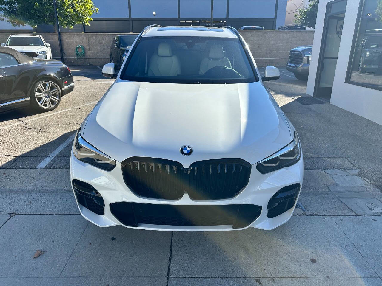 Used 2022 BMW X5 sDrive40i w/ M Sport Package image 4