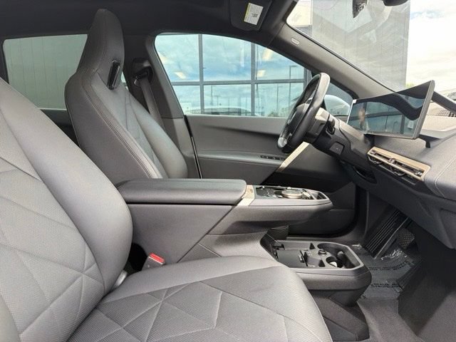 Used 2024 BMW iX xDrive50 w/ Sport Package AWD/4WD image 12