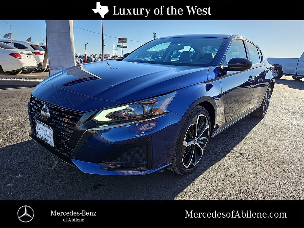 Used 2024 Nissan Altima 2.5 SR image 1