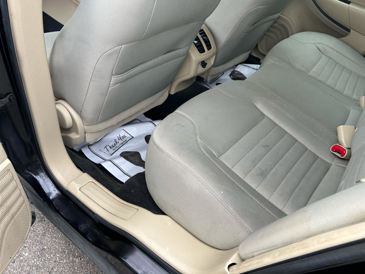 Used 2017 Ford Taurus SE FWD image 9