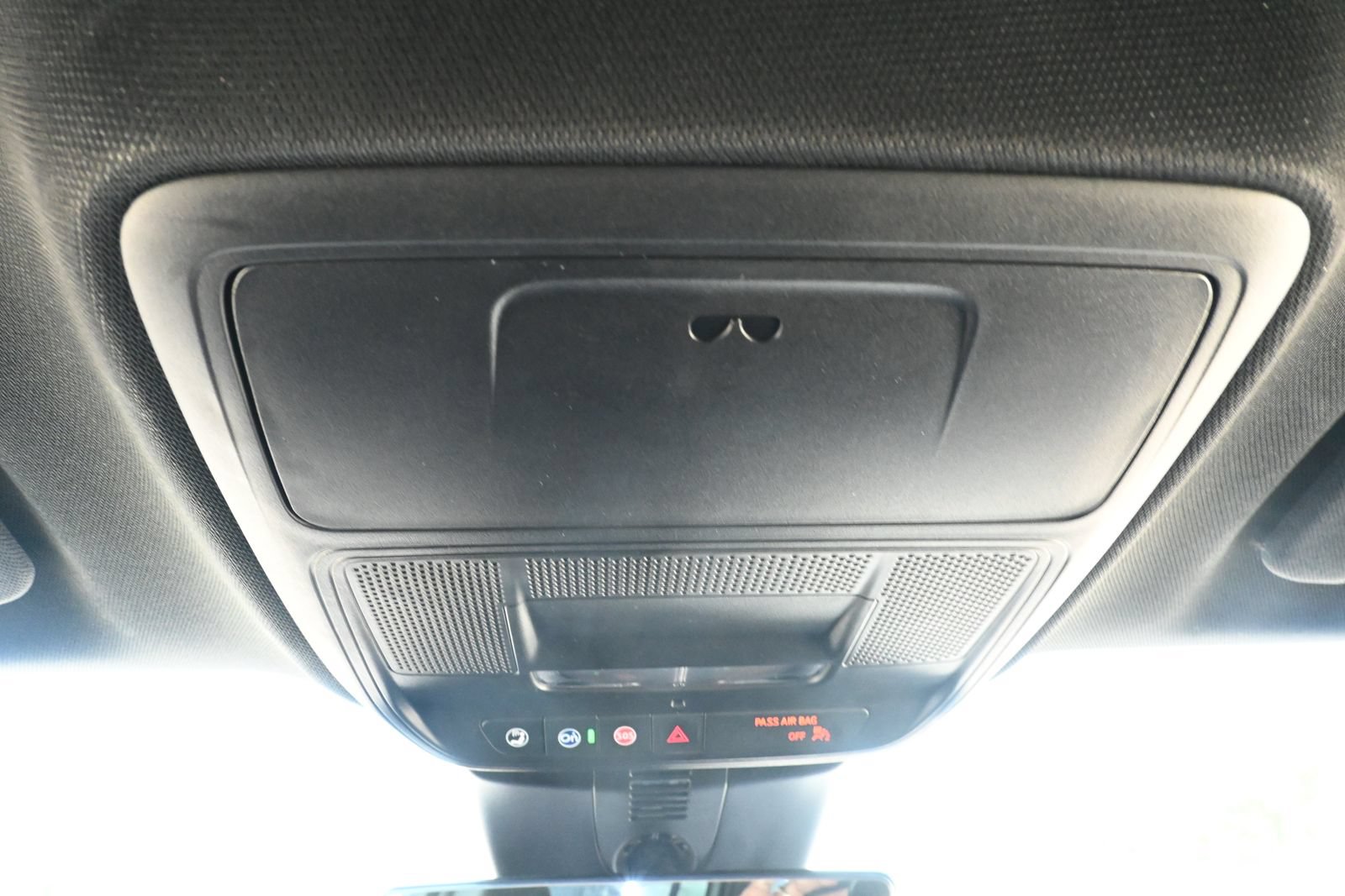 Used 2026 GMC Acadia Elevation w/ Elevation Premium Package FWD image 21
