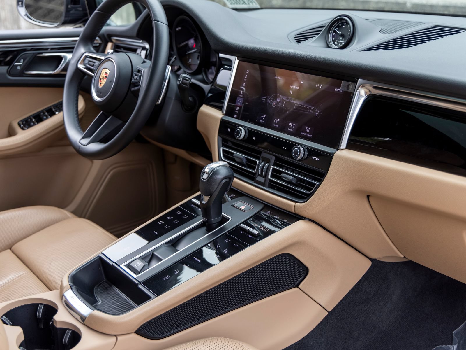 Certified 2023 Porsche Macan AWD/4WD image 61