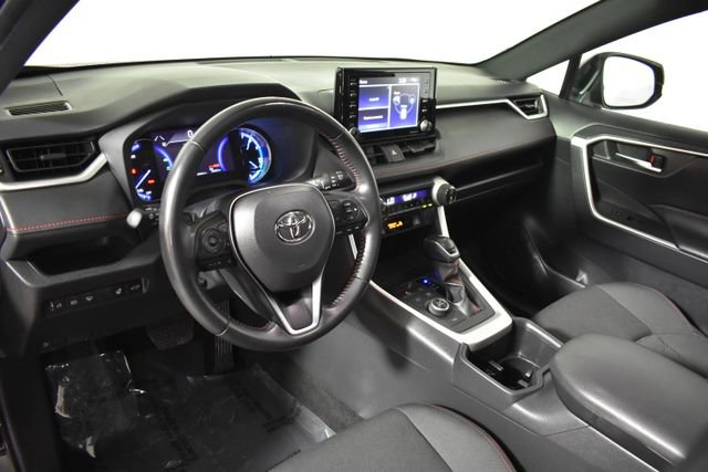 Used 2022 Toyota RAV4 SE w/ Weather & Moonroof Package AWD/4WD image 11