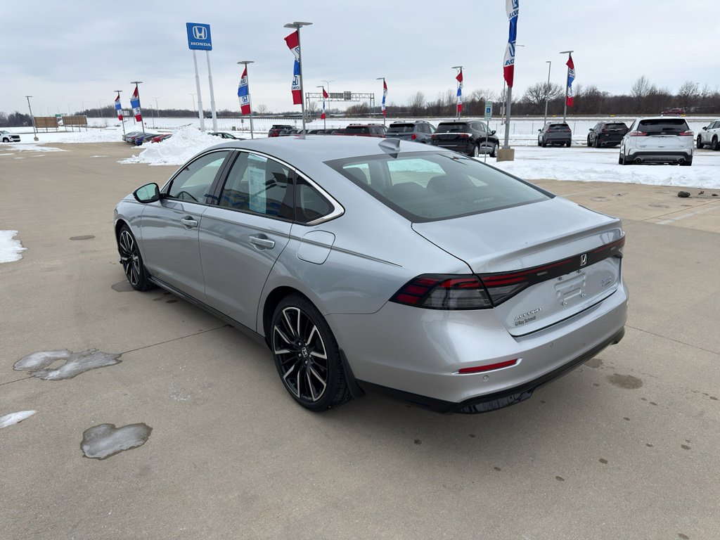 Used 2024 Honda Accord Touring image 7