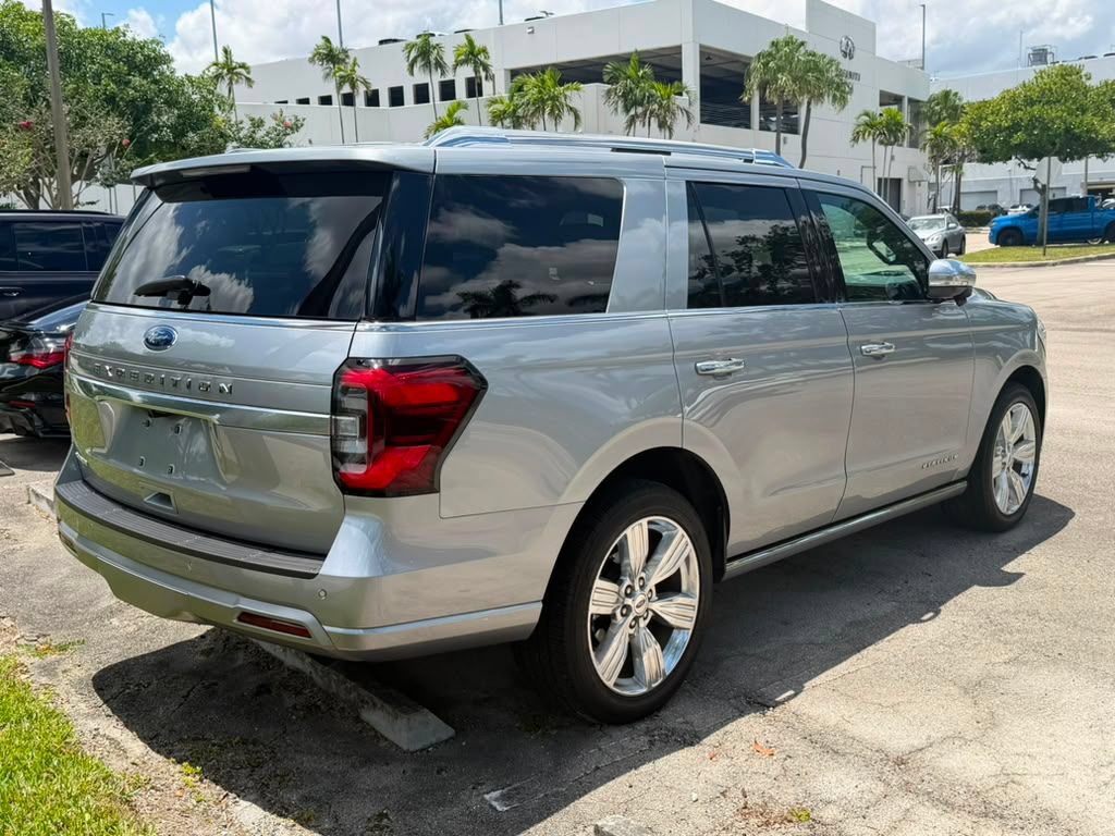 Used 2023 Ford Expedition Platinum RWD image 10