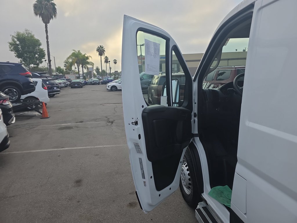 Used 2025 RAM ProMaster 2500 w/ U-Haul Equipment Group FWD image 10