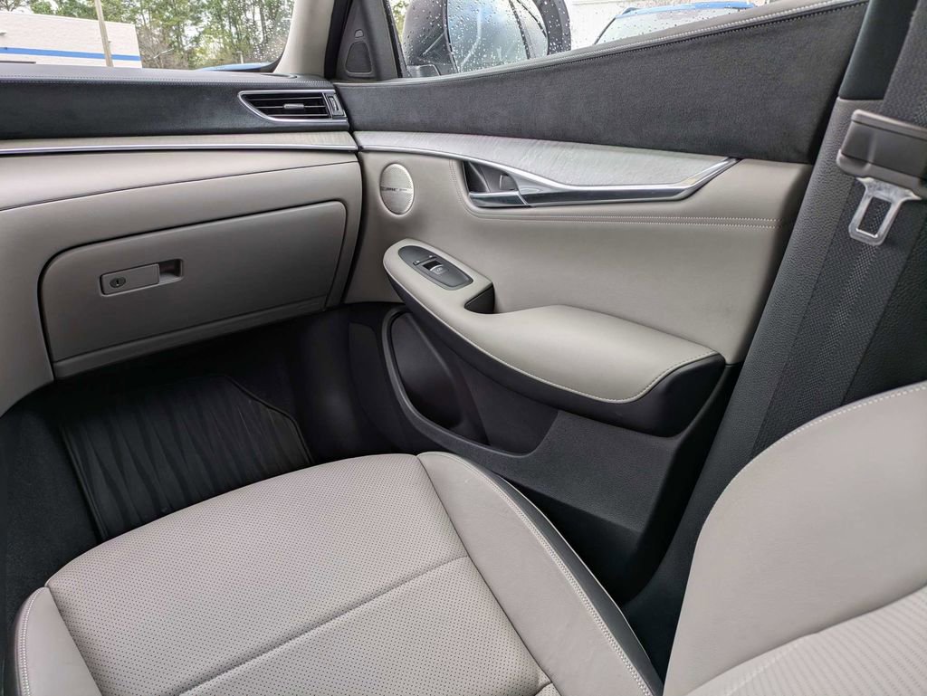 Used 2023 INFINITI QX50 Sensory image 17