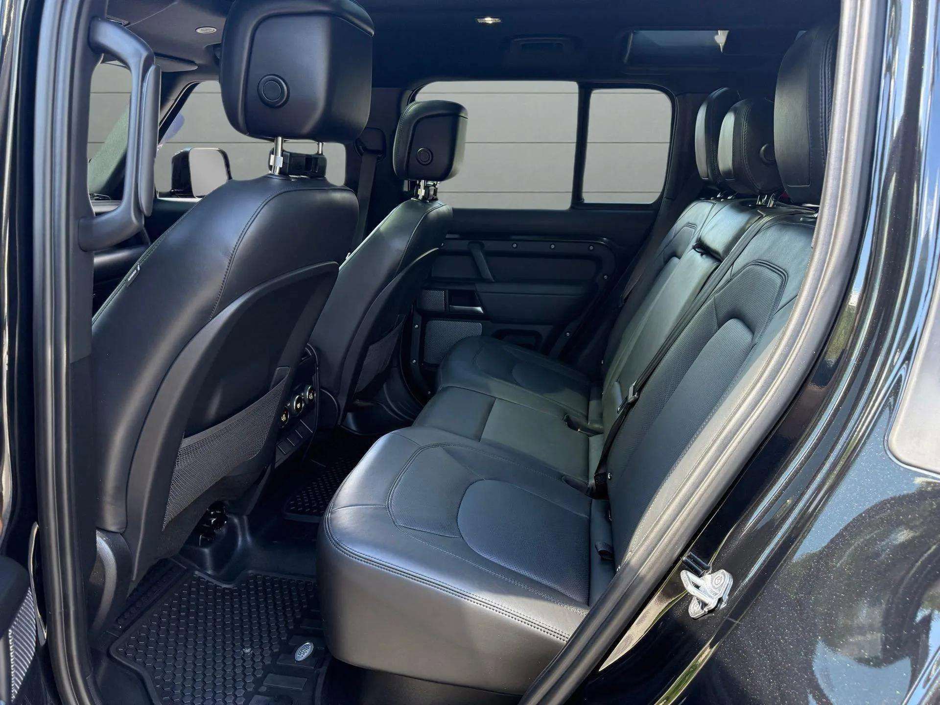 Used 2023 Land Rover Defender 110 Carpathian Edition image 17