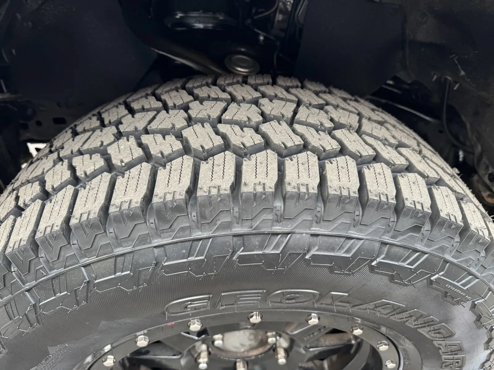 Used 2010 Toyota Tundra 4x4 CrewMax w/ Tow Pkg image 16