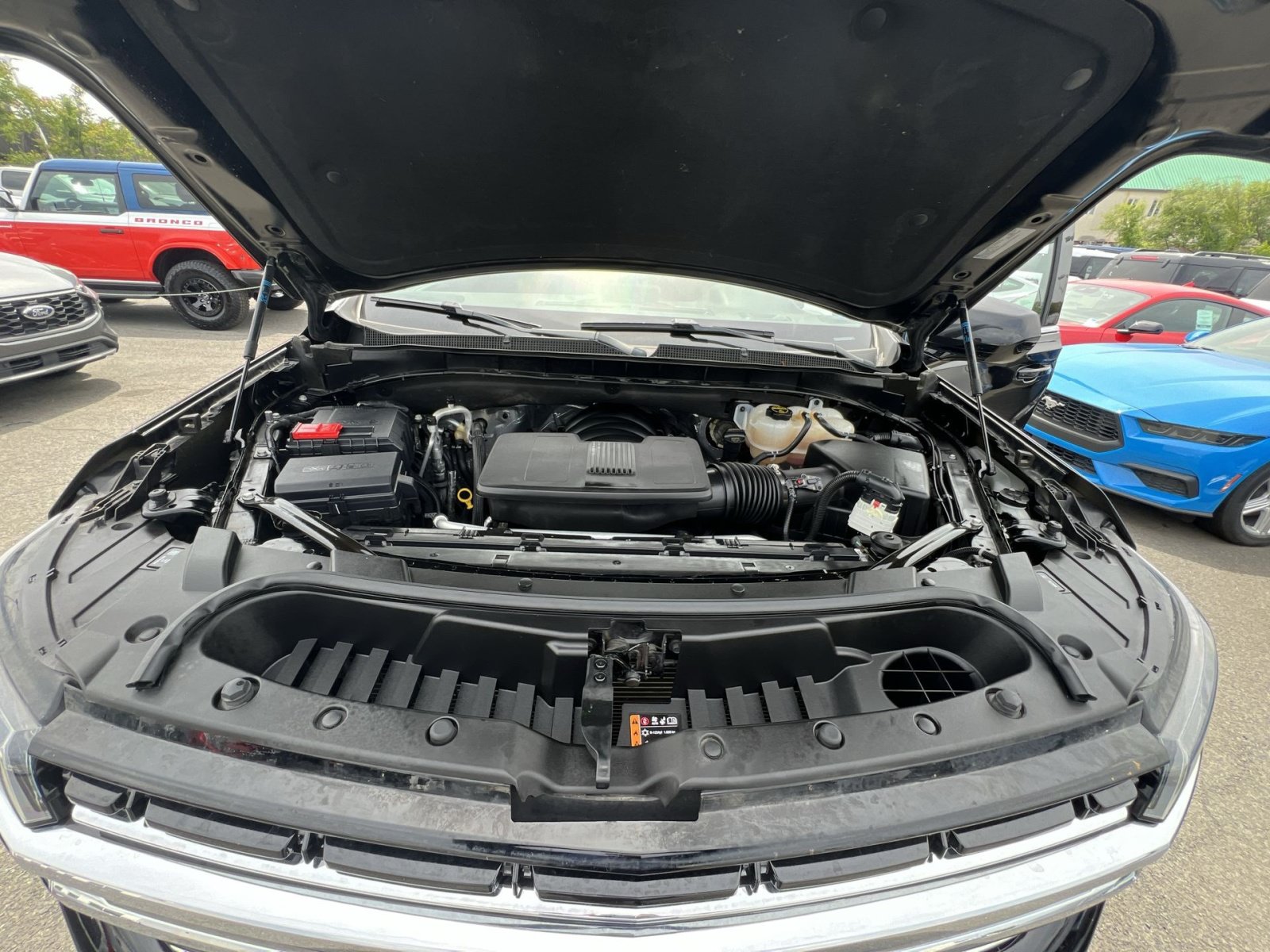 Used 2024 Chevrolet Tahoe LT AWD/4WD image 36