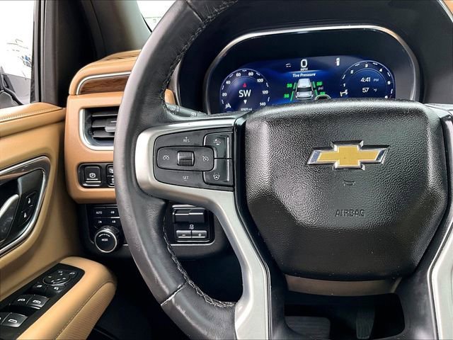 Used 2023 Chevrolet Suburban Premier w/ Advanced Technology Package AWD/4WD image 24