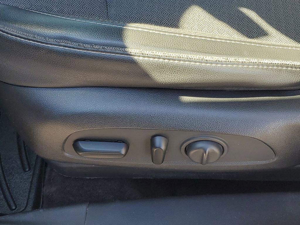 Used 2020 Buick Encore GX Select AWD/4WD image 6