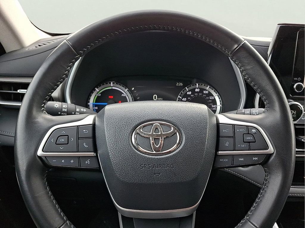 Used 2023 Toyota Highlander XLE image 25