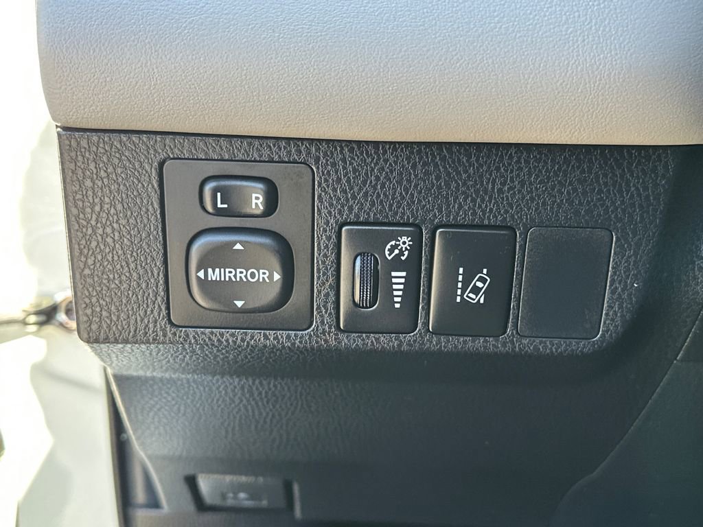 Used 2016 Toyota RAV4 Limited w/ Advanced Technology Package image 23