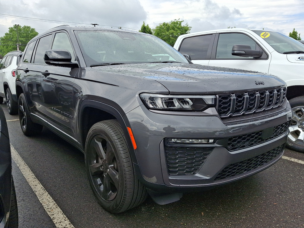 New 2026 Jeep Grand Cherokee L Limited w/ Limited Altitude Package AWD/4WD image 3