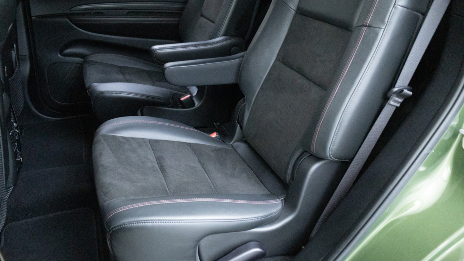 Used 2021 Dodge Durango R/T w/ Blacktop Package AWD/4WD image 27