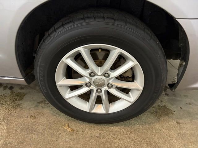 Used 2014 Dodge Grand Caravan SXT w/ Rear Park Assist Package FWD image 9