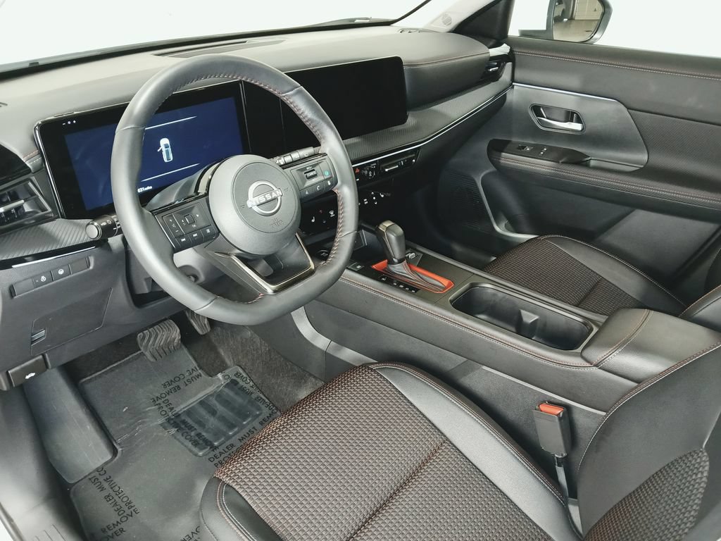 Certified 2025 Nissan Kicks SR w/ SR Premium Package AWD/4WD image 17