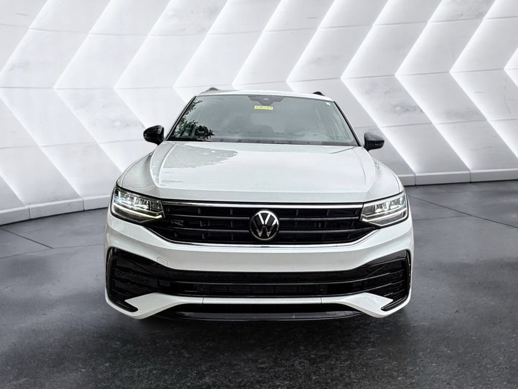 Certified 2024 Volkswagen Tiguan SE R-Line AWD/4WD image 2